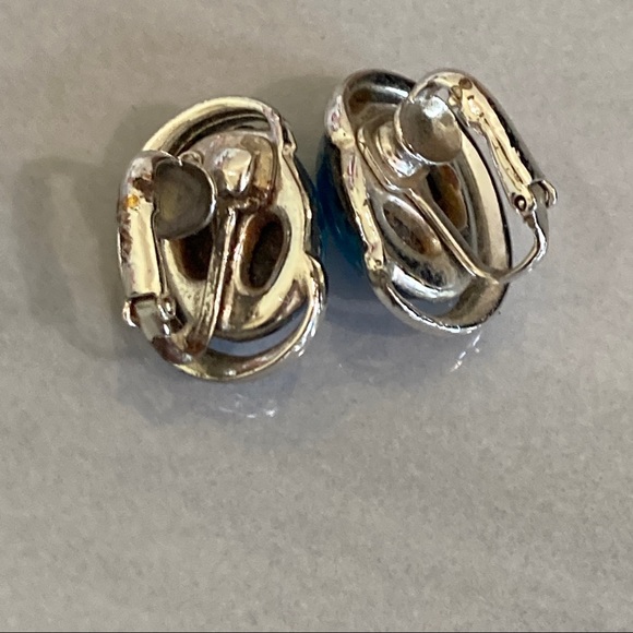 Vintage Blue Fractured Glass Cabochon Clip-On Earrings - Picture 8 of 8